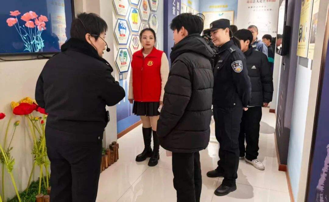 202511/28/0106062_36.jpg 77c12a160e1179a93f3fa54b88dae883.jpg