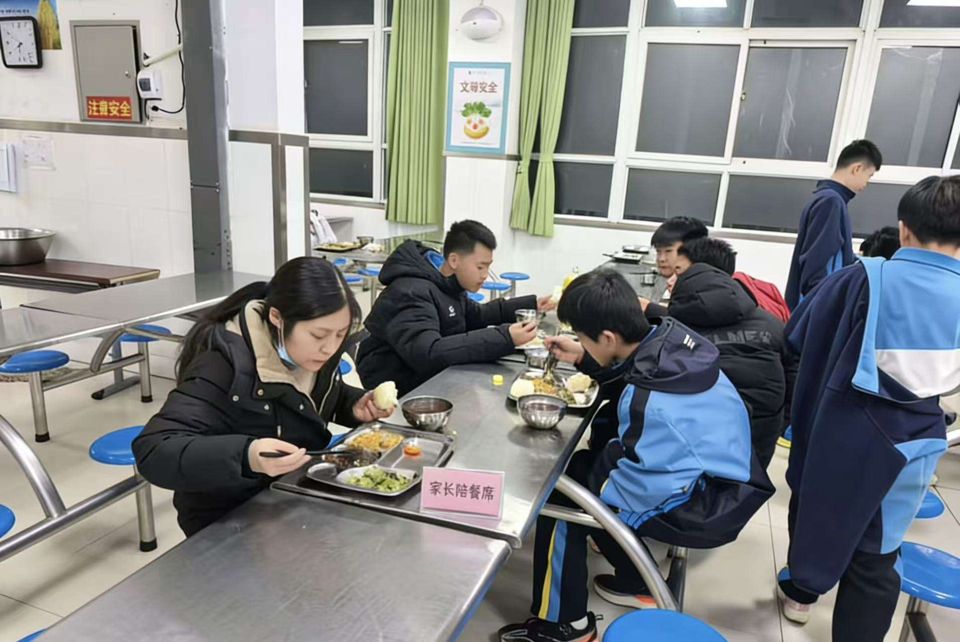 202512/24/0853302_28.jpg ea6b49d76d826850846a4e59949a2516.jpg