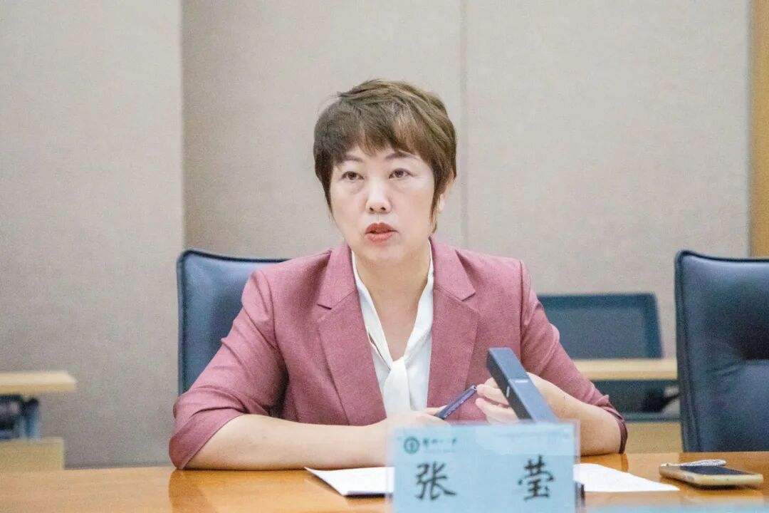 2、校长张莹汇报学校安全工作.jpg